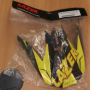 LAZER ķiveres nadziņš MX8 Geotech PC carbon/yellow fluo/red